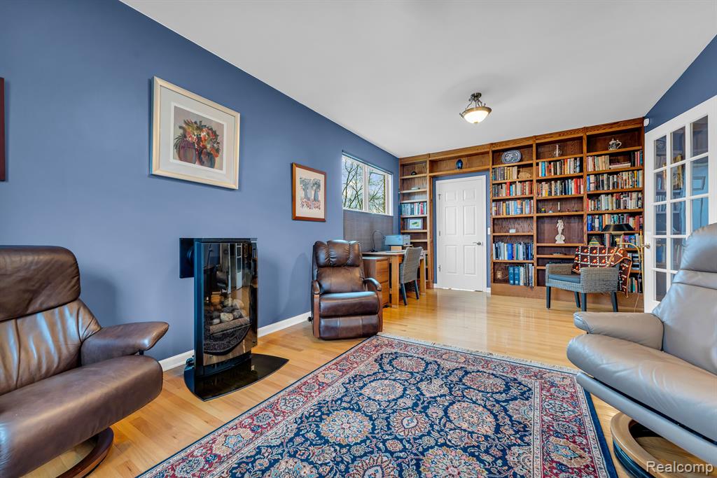 620 FAIRWAYS Lane, Chelsea, MI 48118 — Photo 18
