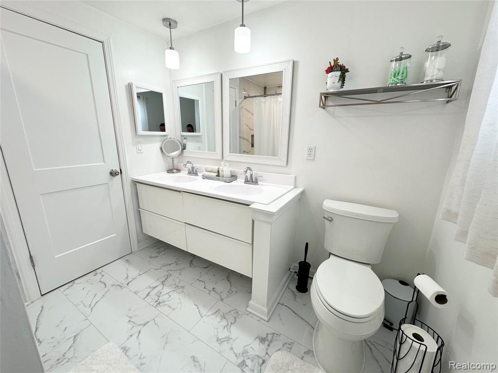 4581 Benjamin Drive, Sterling Heights, MI 48310 — Photo 14