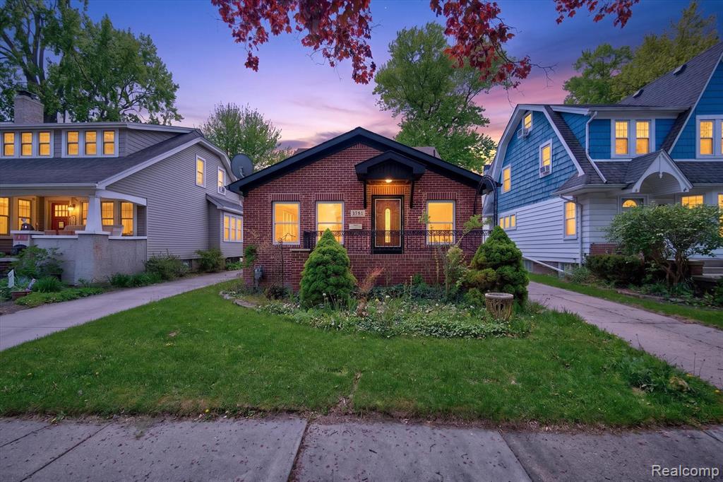1781 Brys Drive, Grosse Pointe Woods, MI 48236 — Photo 2
