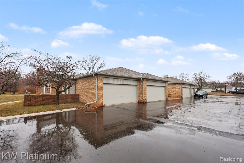 48459 Hudson Bay Court, Utica, MI 48315 — Photo 21