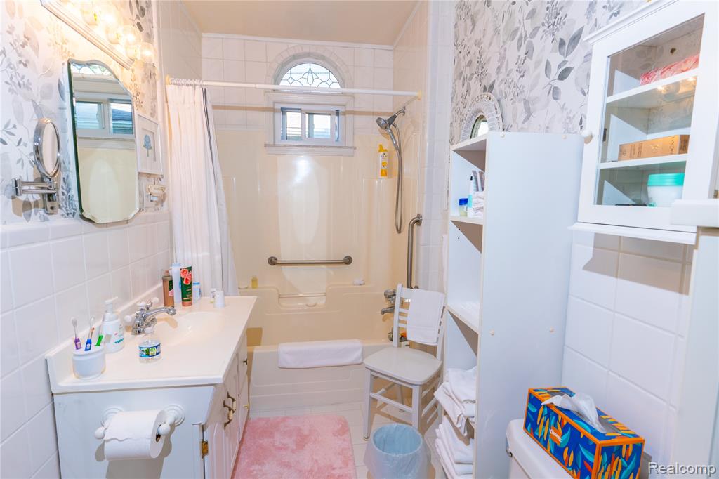 6857 Woodmont Avenue, Detroit, MI 48228 — Photo 24