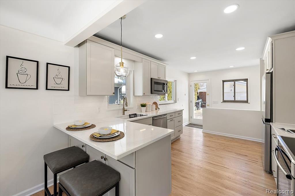 31060 E Rutland Street, Beverly Hills, MI 48025 — Photo 11
