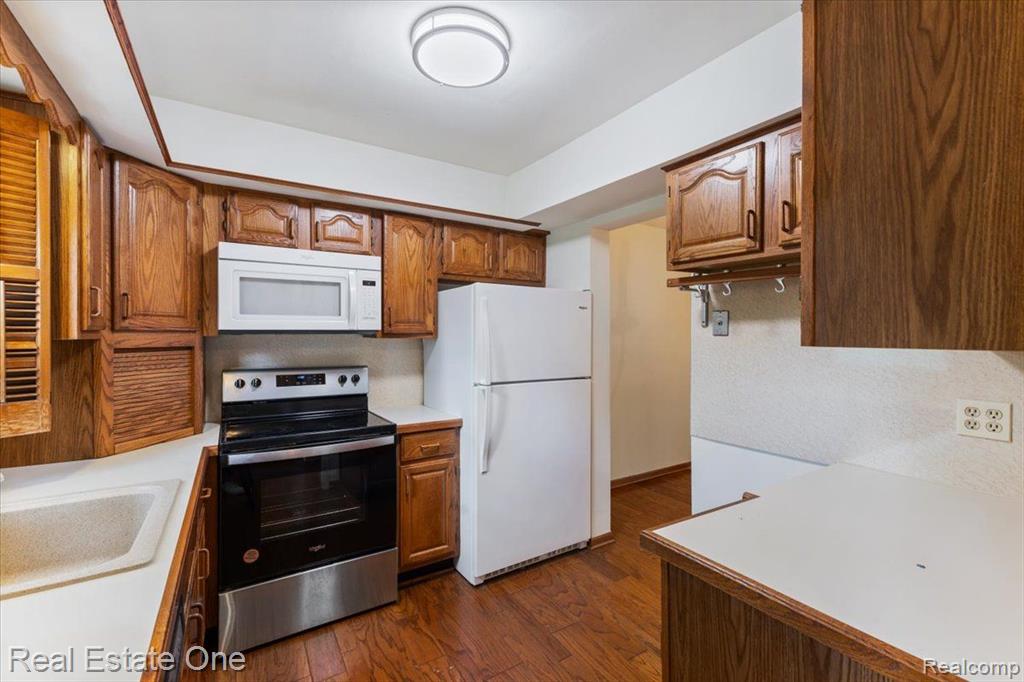 1649 BRENTWOOD Drive, 140, Troy, MI 48098 — Photo 15