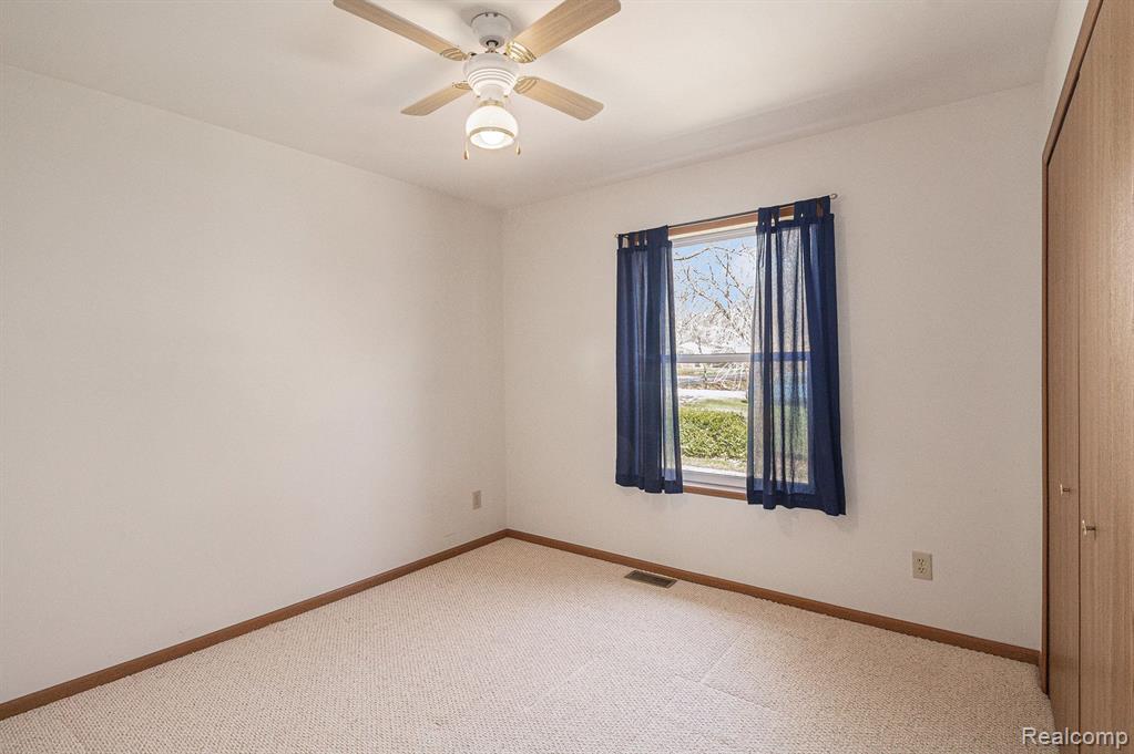 930 N EAST Street, Fenton, MI 48430 — Photo 18