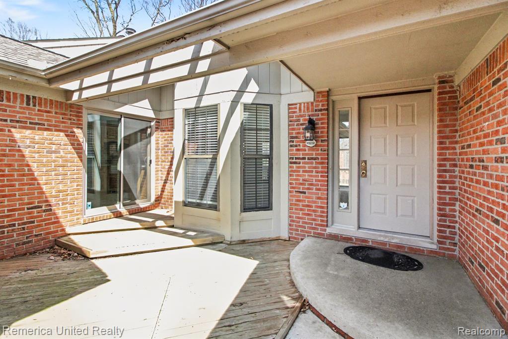 7184 Westchester Road, 125, West Bloomfield, MI — Photo 5