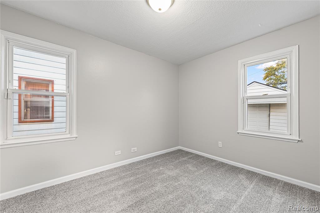 530 Mayflower Avenue, Lincoln Park, MI 48146 — Photo 9