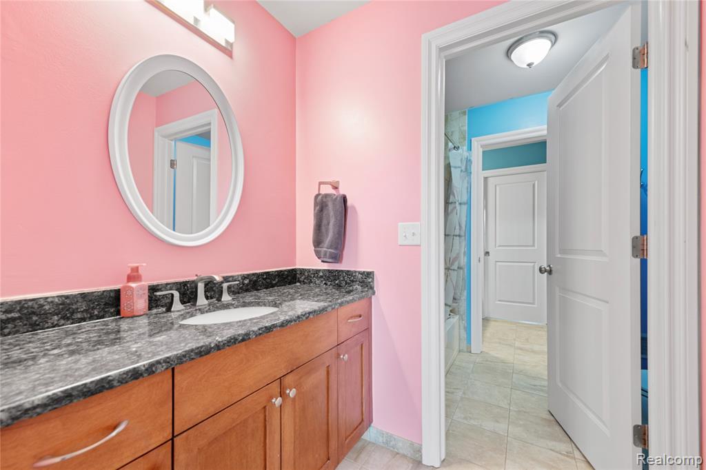 801 Watersmeet Drive, Oxford, MI 48371 — Photo 36