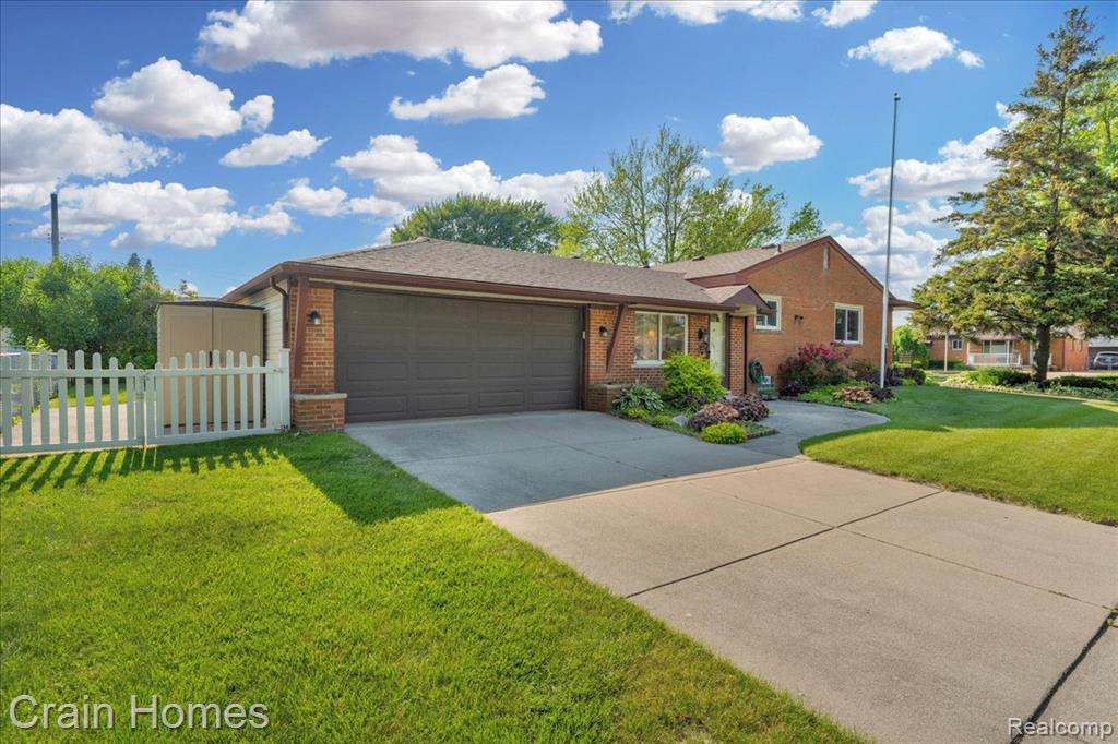 846 Moulin Avenue, Madison Heights, MI 48071 — Photo 29