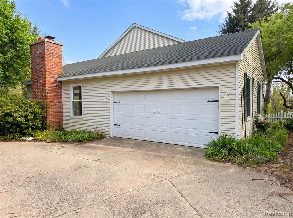 6536 Mountview Court, Brighton, MI 48116 — Photo 16