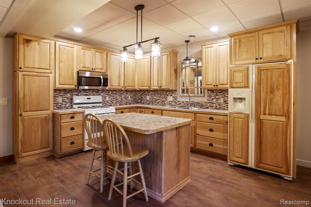 10205 Bradley Road, Frankenmuth, MI 48734 — Photo 36