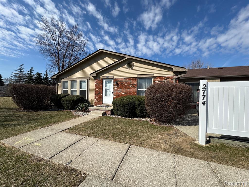 2774 Roundtree Drive, Troy, MI 48083 — Photo 2