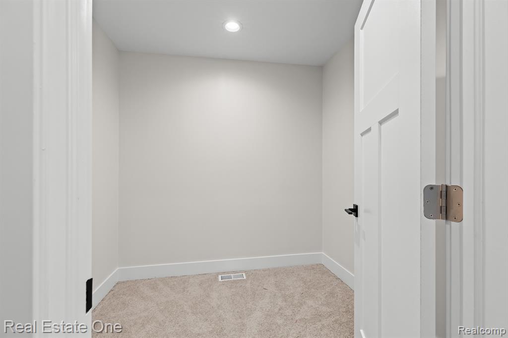 415 HELENE Avenue, Royal Oak, MI 48067 — Photo 15