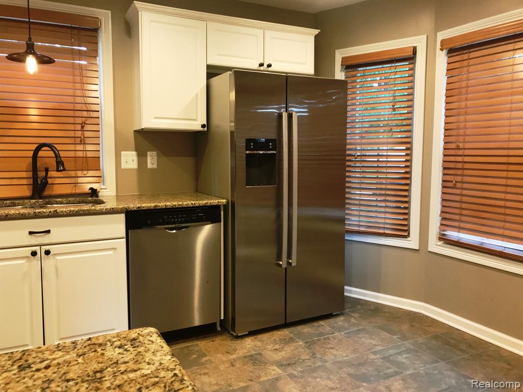 537 ROTH Boulevard, Clawson, MI — Photo 5