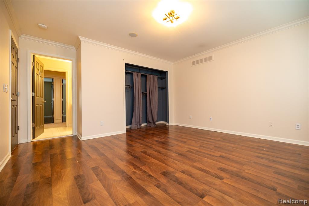 4910 Knollcrest Court, Commerce Twp, MI 48382 — Photo 35