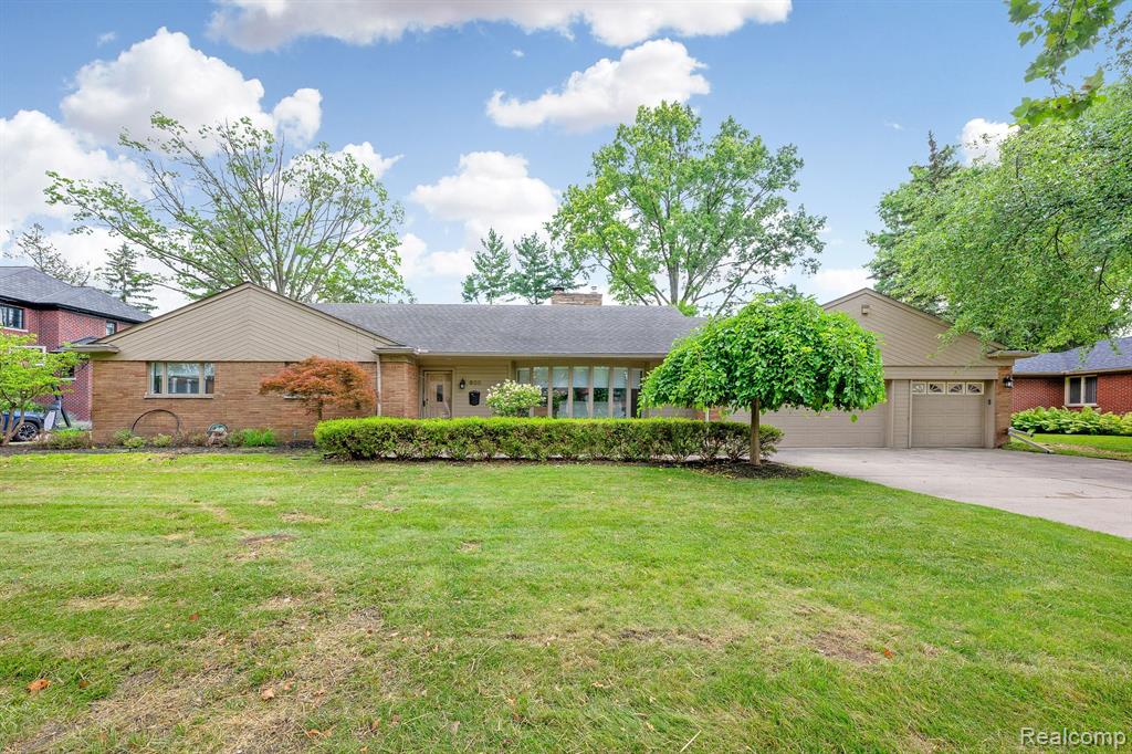 600 WOODCREST Drive, Dearborn, MI 48124 — Photo 2
