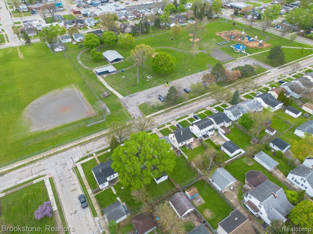 924 E Otis Avenue, Hazel Park, MI 48030 — Photo 39