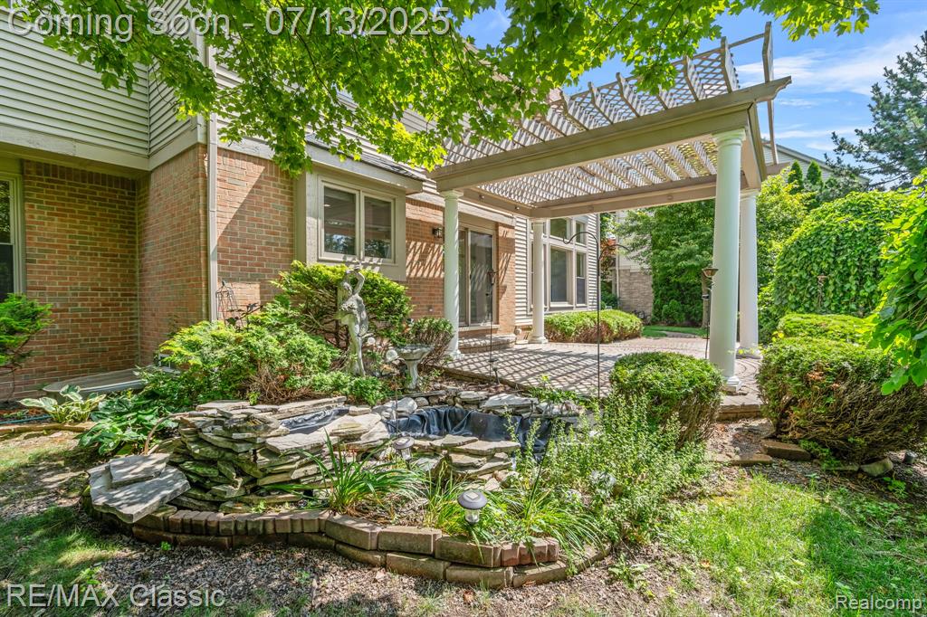 45450 Fountain View Drive, Canton, MI 48188 — Photo 52