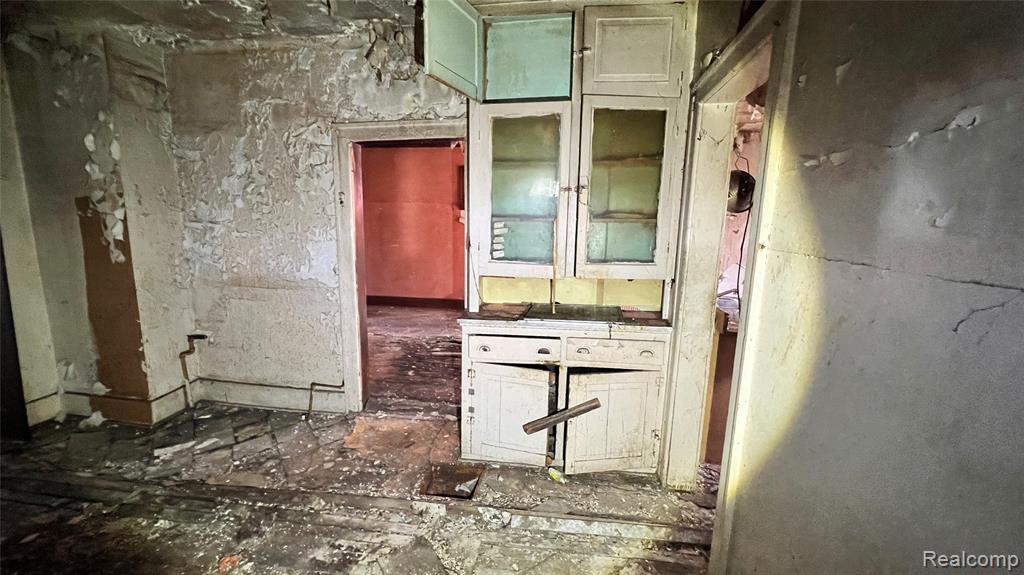 6628 Burns Street, Detroit, MI 48213 — Photo 5