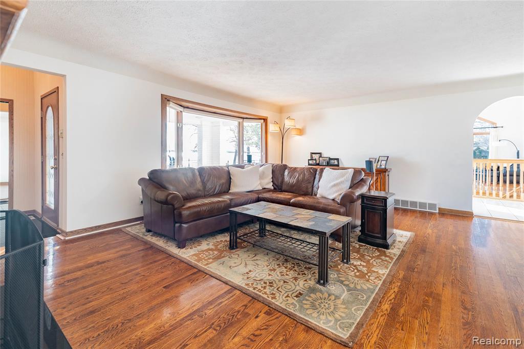 21774 East River Road, Grosse Ile, MI 48138 — Photo 24