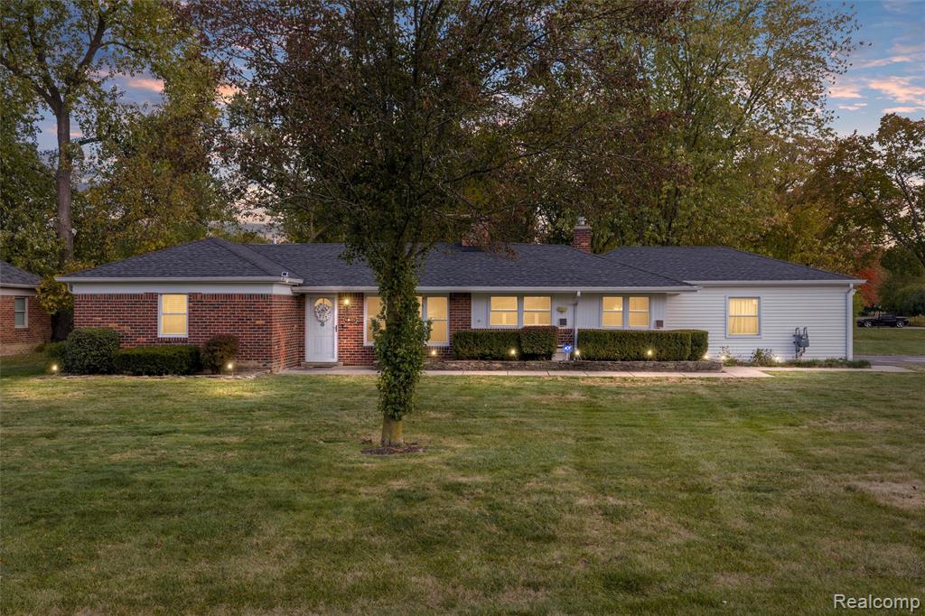 31220 Sheridan Drive, Beverly Hills, MI 48025 — front exterior