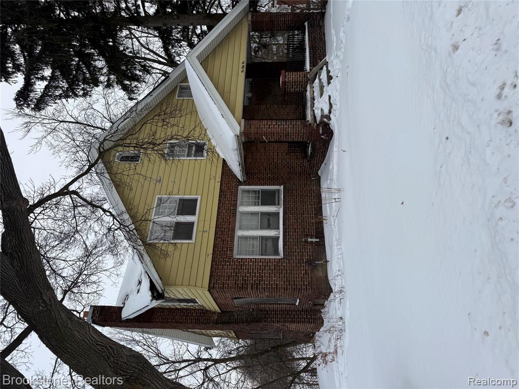 555 W Huron Street, Pontiac, MI 48341 — front exterior