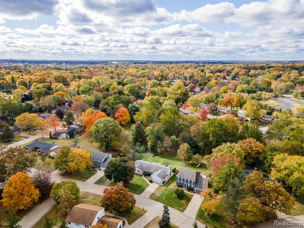 758 Lake Forest Road, Rochester Hills, MI 48309 — Photo 19