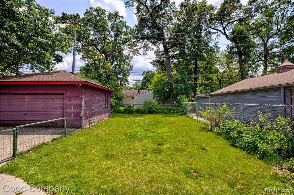 925 W Hazelhurst Street, Ferndale, MI 48220 — Photo 33
