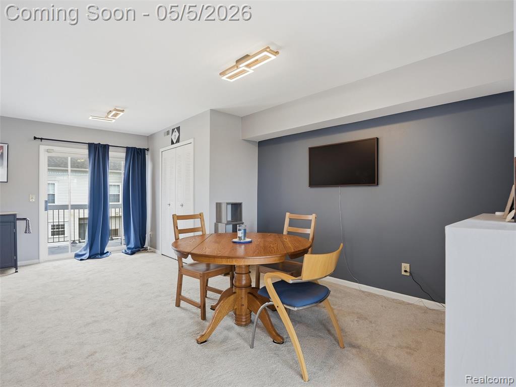 135 W Kenilworth Avenue, Royal Oak, MI 48067 — Photo 7