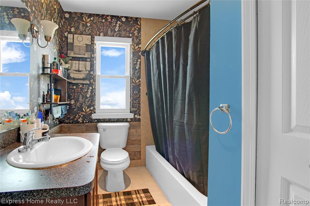 25244 INDEPENDENCE Trail, Warren, MI 48089 — Photo 25