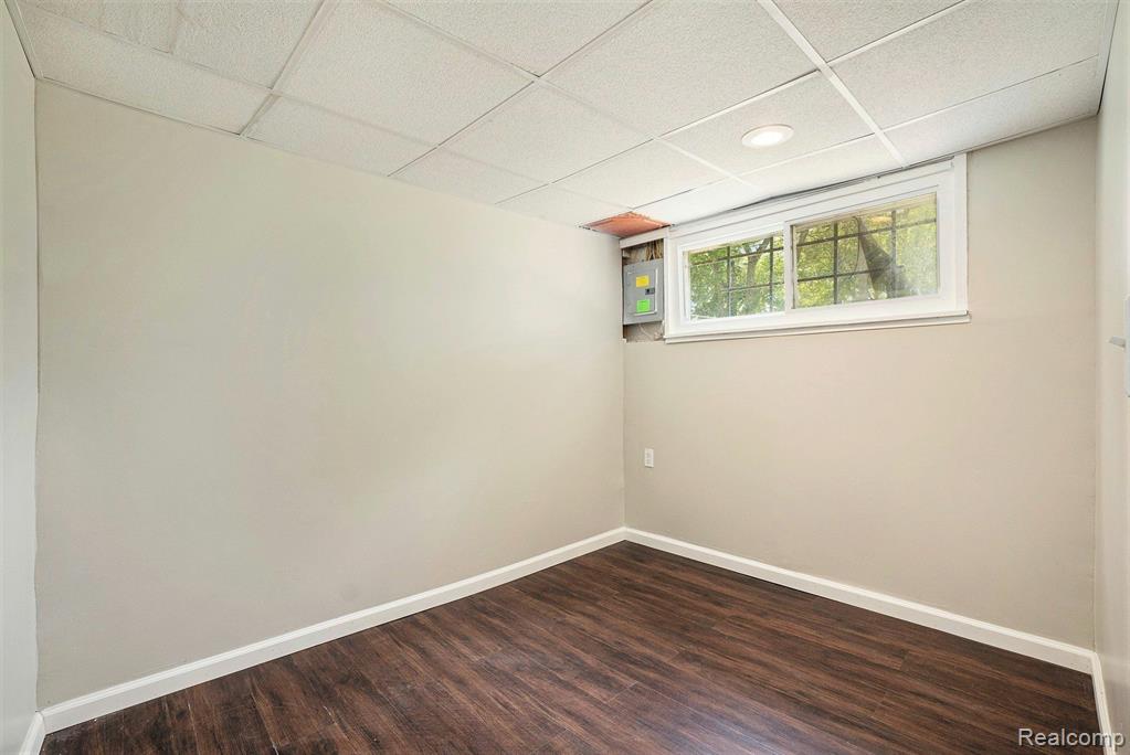 7260 CADILLAC Avenue, Warren, MI 48091 — Photo 13