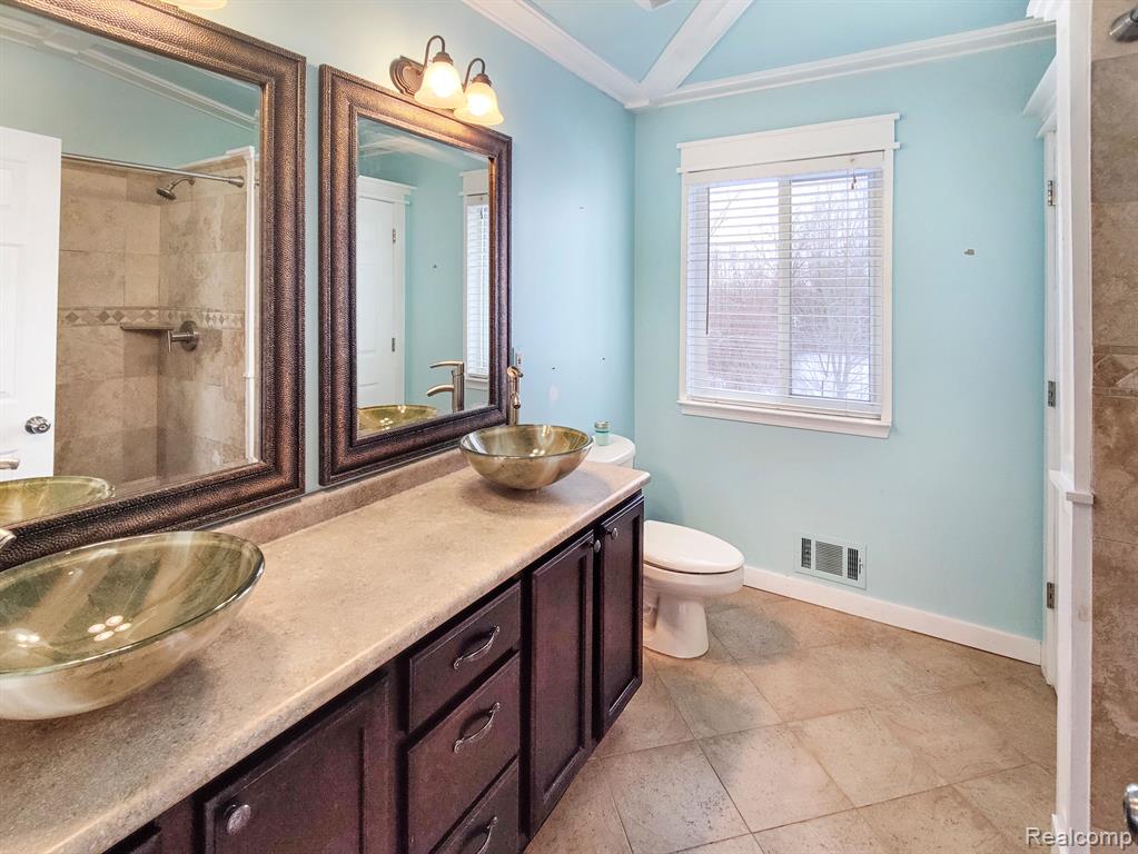 7165 WESTMINSTER Circle, Grand Blanc, MI 48439 — Photo 18