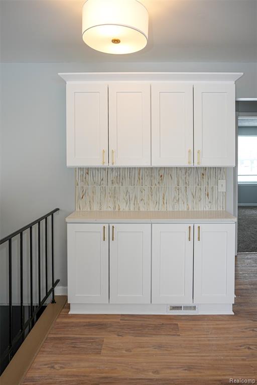 5783 Williamsburg Court, Waterford, MI 48327 — Photo 10