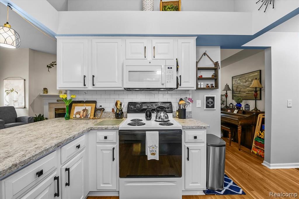 4462 Glenoaks Court, Warren, MI 48092 — Photo 10