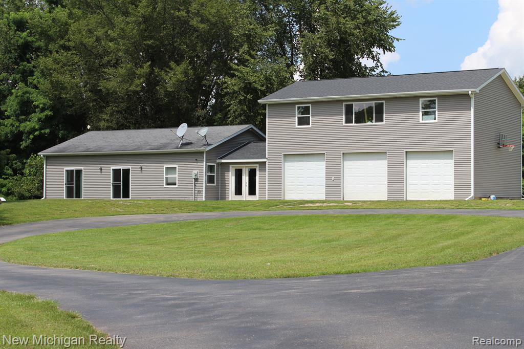 9695 BRUMM RIVER Drive, Nashville, MI 49073 — Photo 2