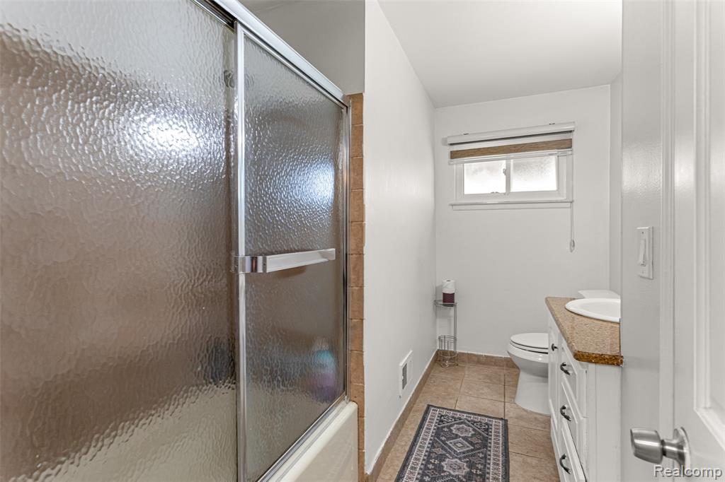 8039 Nightingale Street, Dearborn Heights, MI 48127 — Photo 13