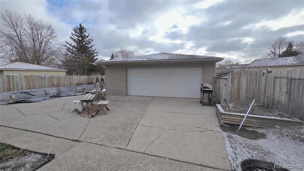 41174 Bernard Drive, Sterling Heights, MI 48313 — Photo 41