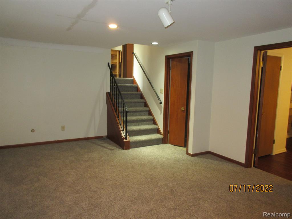 29497 GERALDINE Drive, Warren, MI 48093 — Photo 14