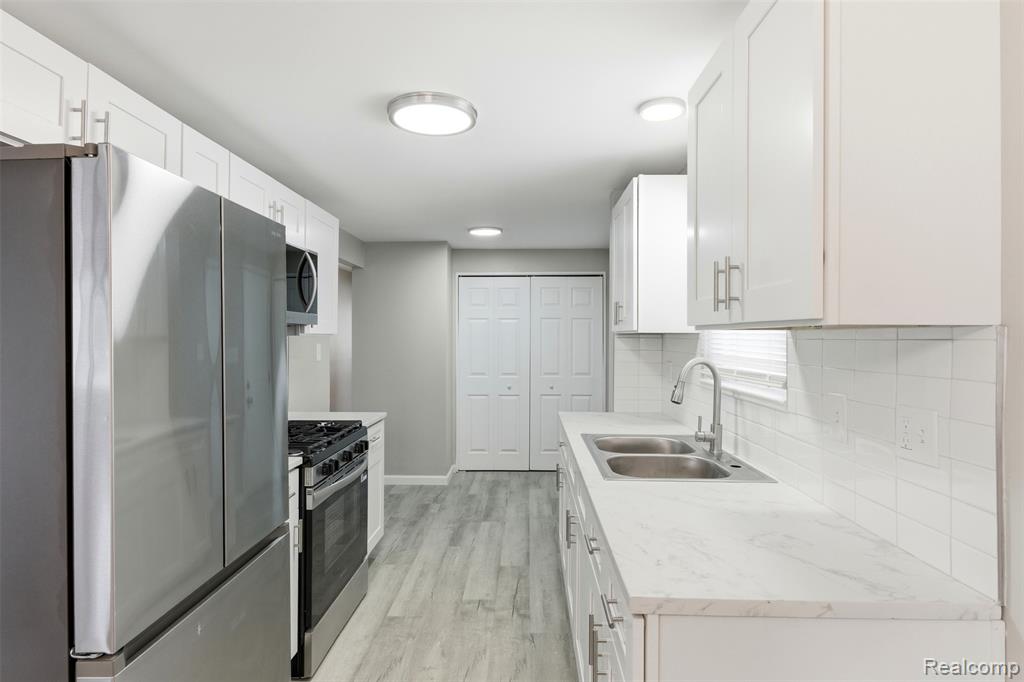 235 N Broadway Street, Mount Clemens, MI 48043 — Photo 8