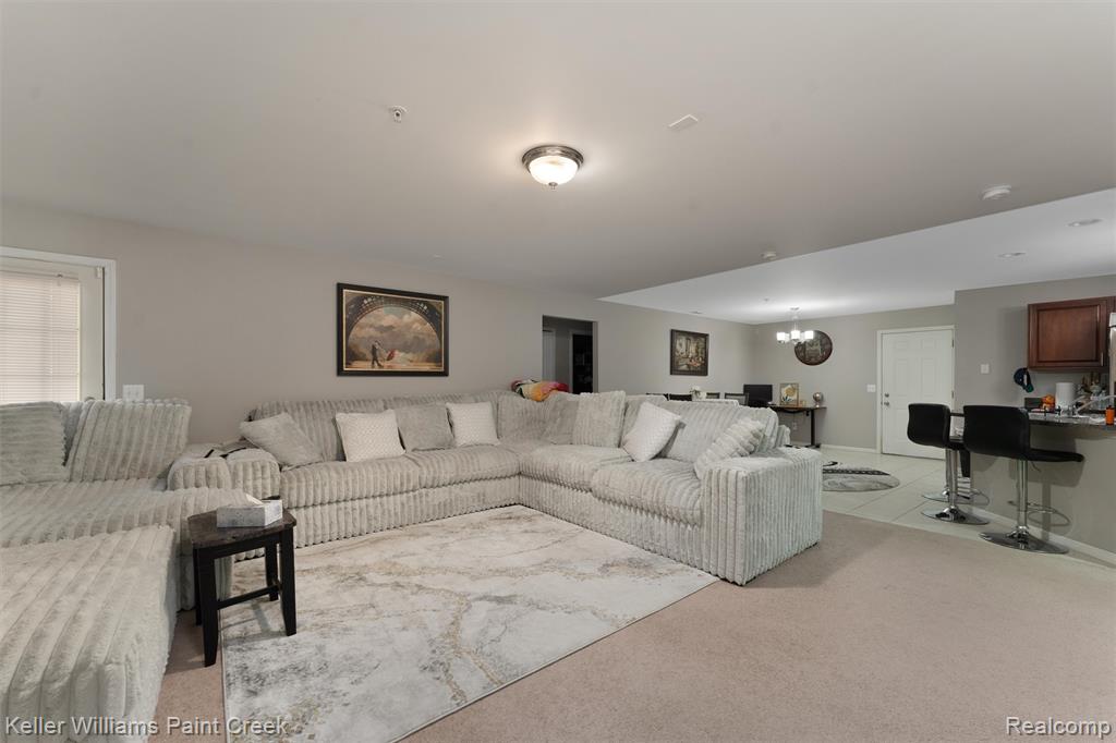 45542 Hidden View Court, Utica, MI 48315 — Photo 2
