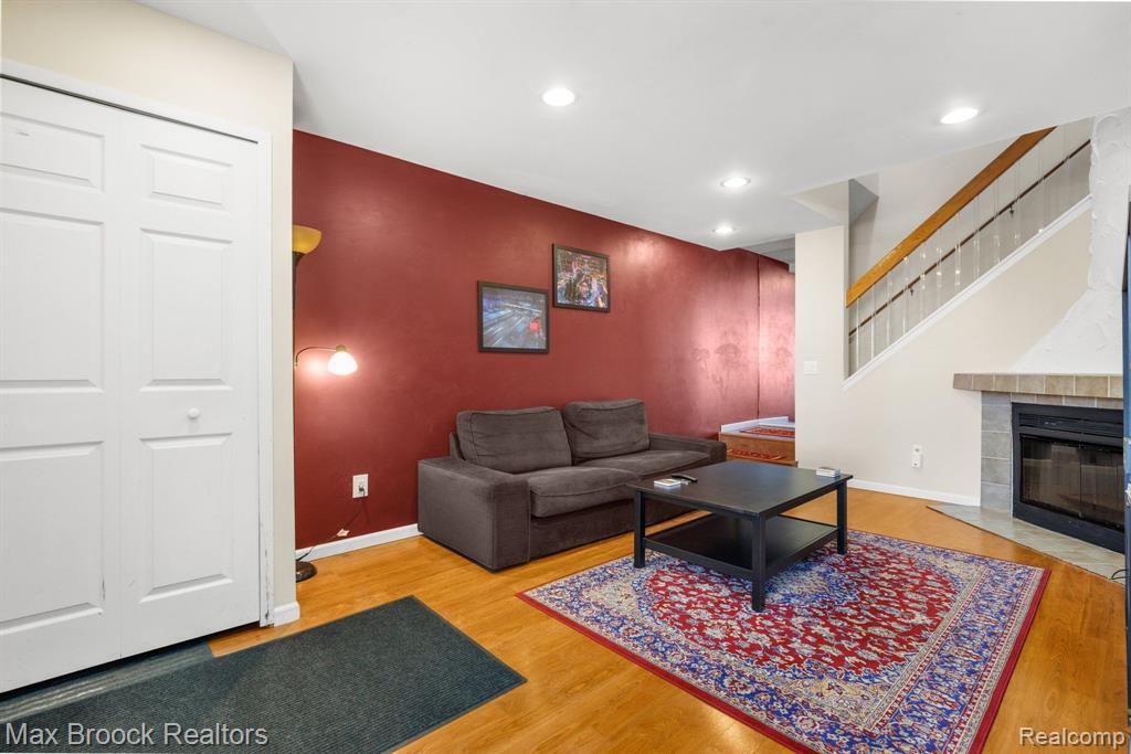 31162 Country Way, Farmington Hills, MI 48331 — Photo 5