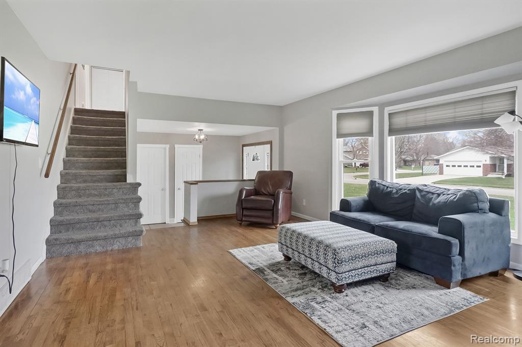 5065 Hyde Park Drive, Swartz Creek, MI 48473 — Photo 8