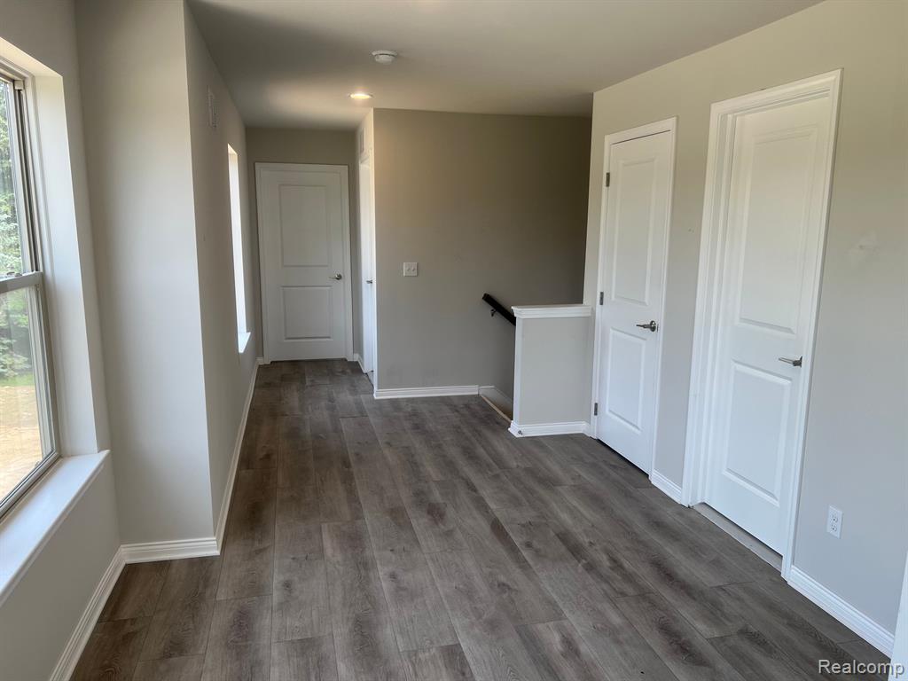 4100 SECLUDED PINES DR, Sterling Heights, MI 48314 — Photo 11