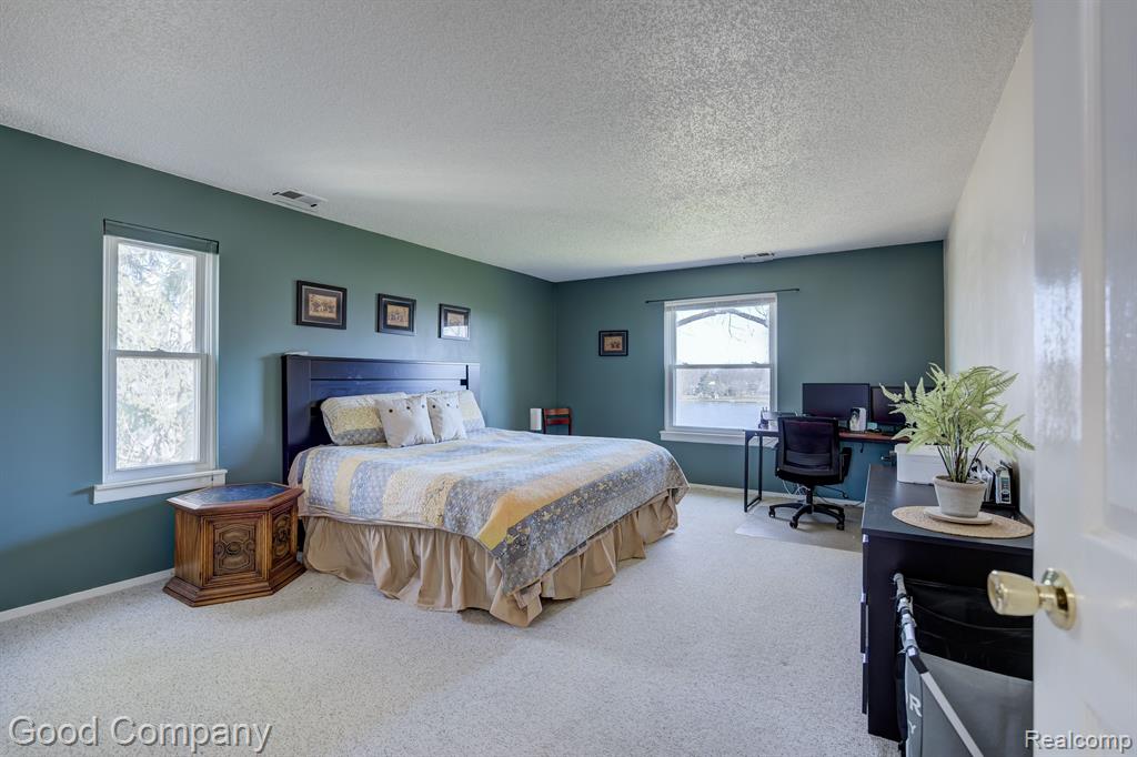 4910 HARBOR POINT Drive, 3, Waterford, MI 48329 — Photo 24