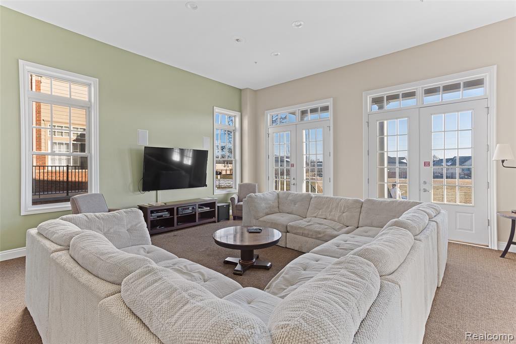 208 Amys Walk, Auburn Hills, MI 48326 — Photo 36