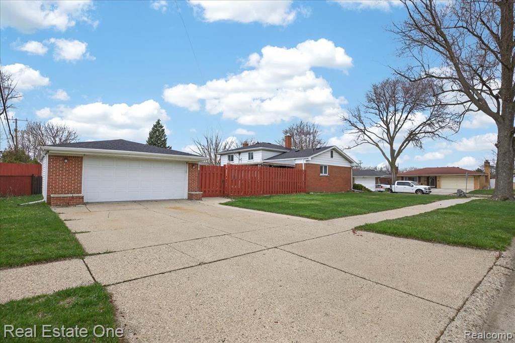 13262 Carol Avenue, Warren, MI 48088 — Photo 35