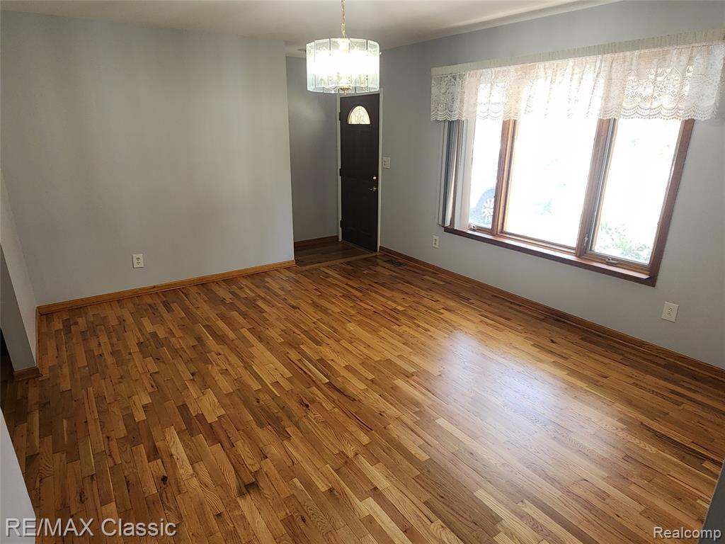 46128 Sterritt Street, Utica, MI 48317 — Photo 2