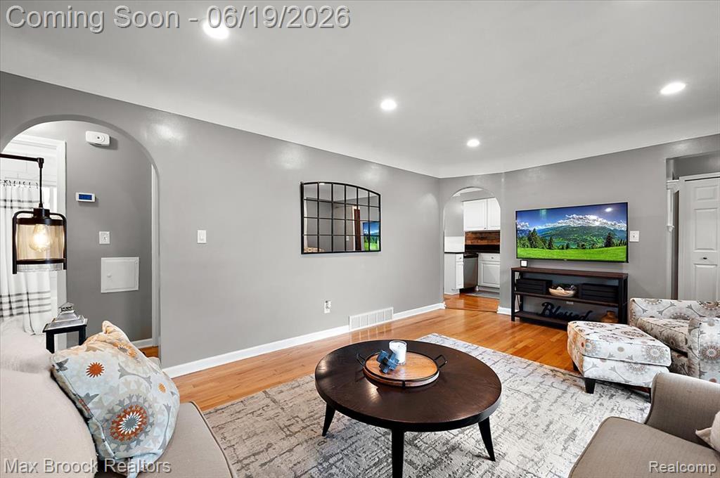 737 Panorama Drive, Milford, MI 48381 — Photo 7