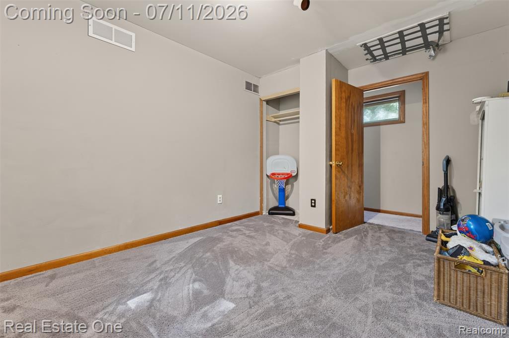 310 S Van Road, Holly, MI 48442 — Photo 29