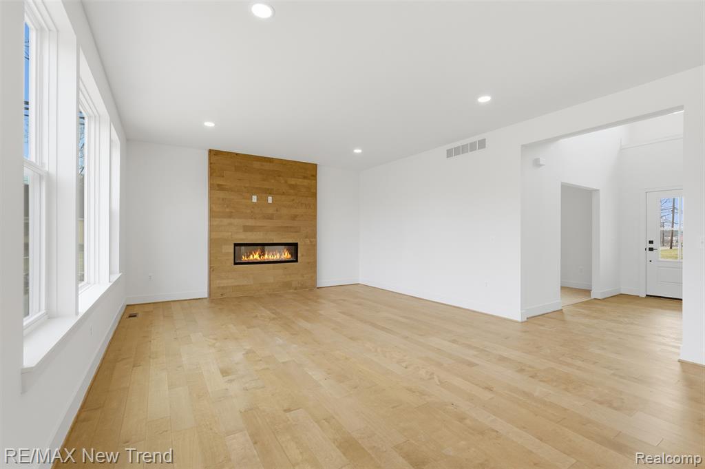 321 Dean Street, Milford, MI 48381 — Photo 12