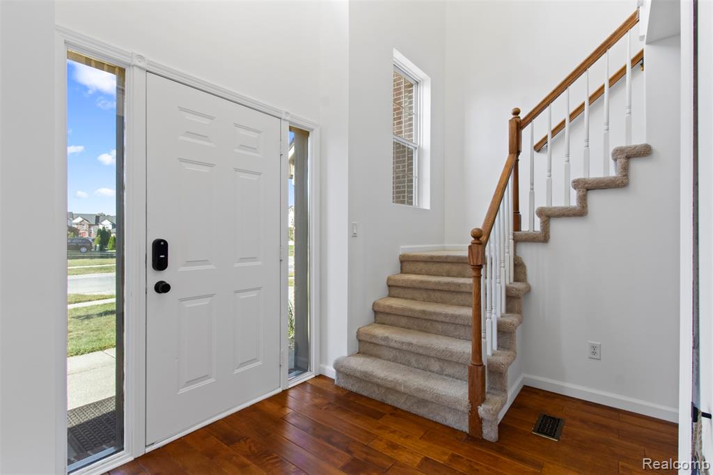 758 Pine Ridge Lane, Madison Heights, MI 48071 — Photo 4